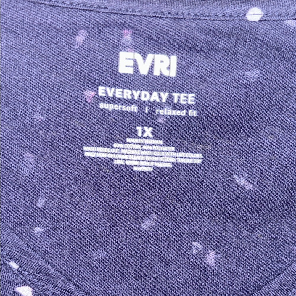 EVRI Navy Blue V-Neck Long Sleeve Top with Pink Speckle Print NWOT - Picture 2 of 4